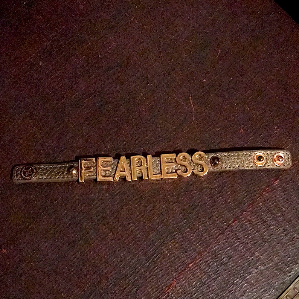 Gifted🎁 BCBGENERATION FEARLESS BRACELET - Picture 1 of 10